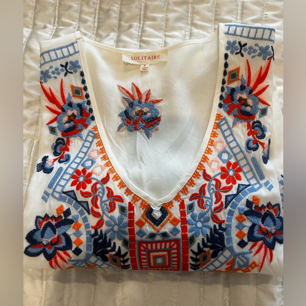 Solitaire Embroidered Swim Coverup - NWOT Sz Small